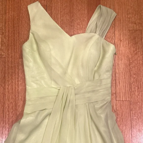 Beautiful Chartreuse Green Cocktail Dress Size 4 - Picture 12 of 15
